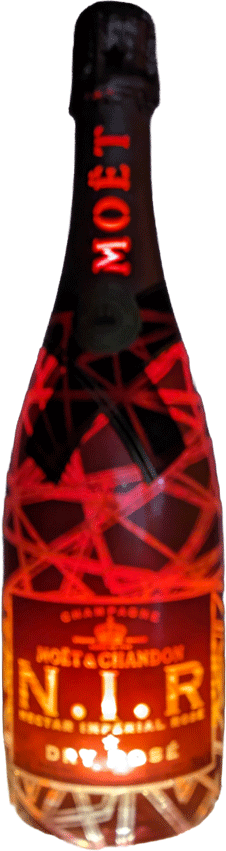 
                  
                    Champagne Moet & Chandon Nir Dry Rose
                  
                