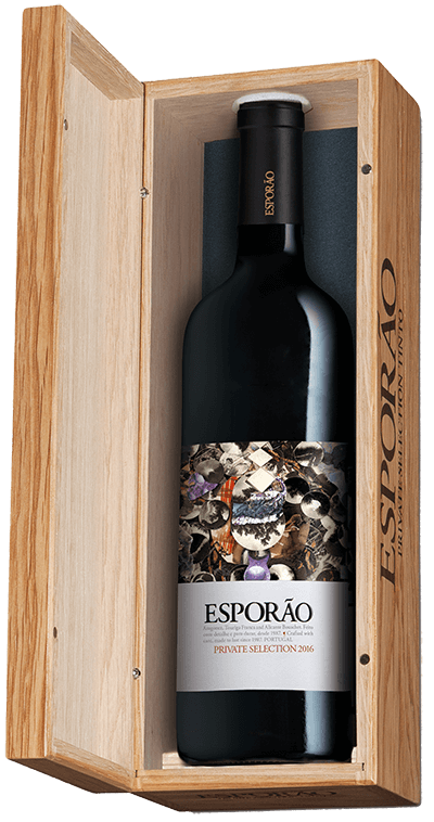 
                  
                    Esporao Private Selection Red Magnum 2016
                  
                